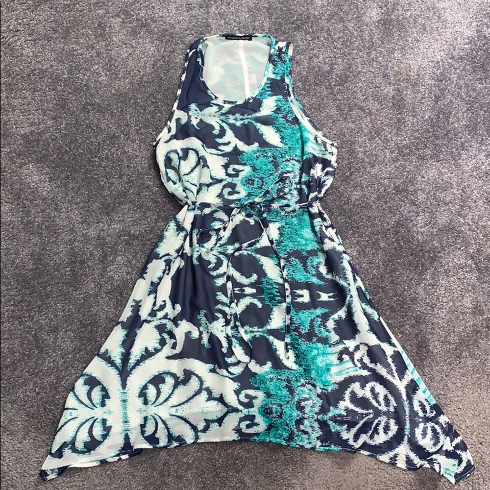 Very cute dress!